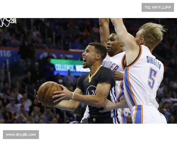 NBA勇士vs雷霆121-106全场录像:库里砍33分杜兰特准三双 NBA勇士vs雷霆121-106全场录像:库里砍33分杜兰特准三双